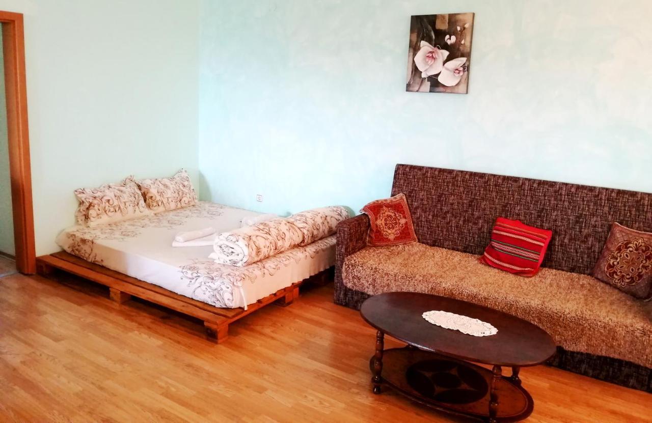 Guest House Misha Petrevene المظهر الخارجي الصورة