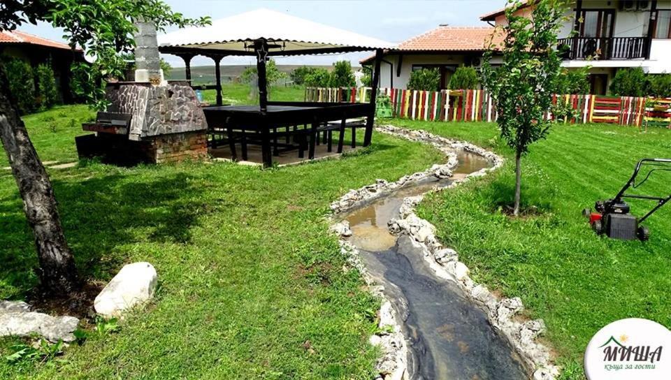 Guest House Misha Petrevene المظهر الخارجي الصورة